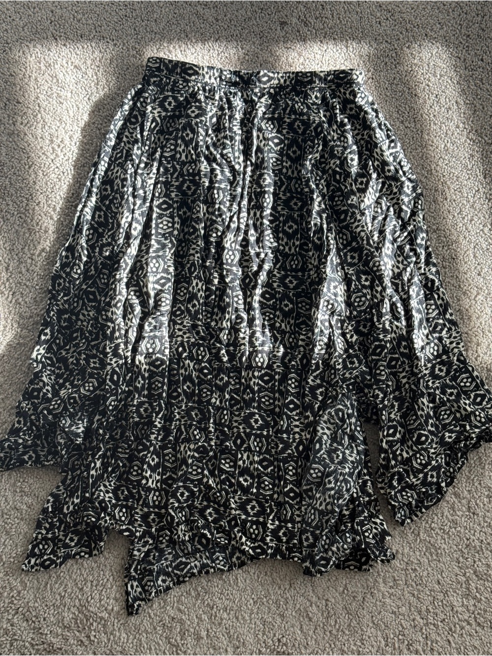 Hollister Black and White Asymmetrical Patterned Skirt
